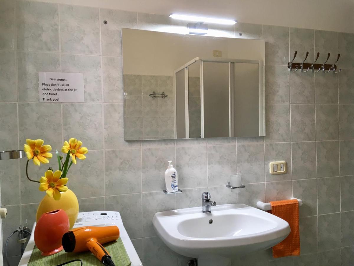 Irina'S House With View On Like And Swimming Pool Apartment Riva di Solto Exterior photo